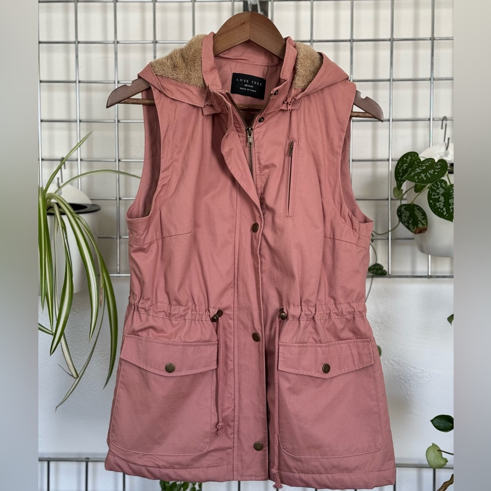 Love Tree Dusty Rose Faux Fur Lined Hooded Vest Size Medium 18” width 26” length